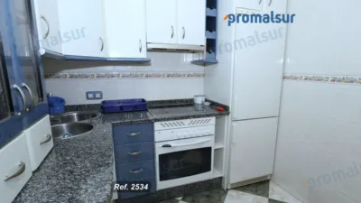 Apartamento de 4 dormitorios en Córdoba, Spain No. 241296