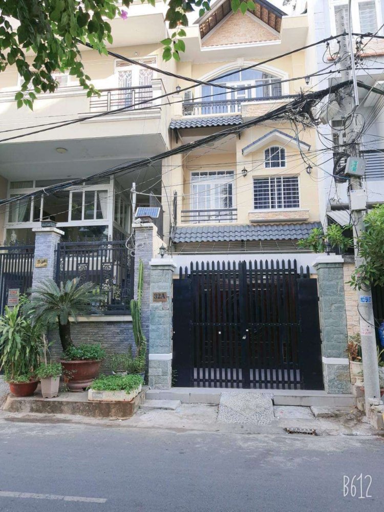 70m² Townhouse in District 7, Vietnam No. 15712