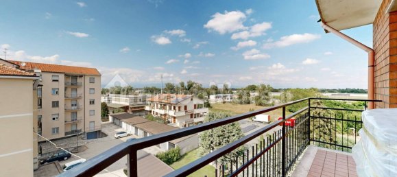 Квартира с 2 спальнями в Пессано кон Борнаго, Италия № 352162 10