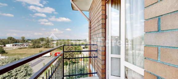 Квартира с 2 спальнями в Пессано кон Борнаго, Италия № 352162 11