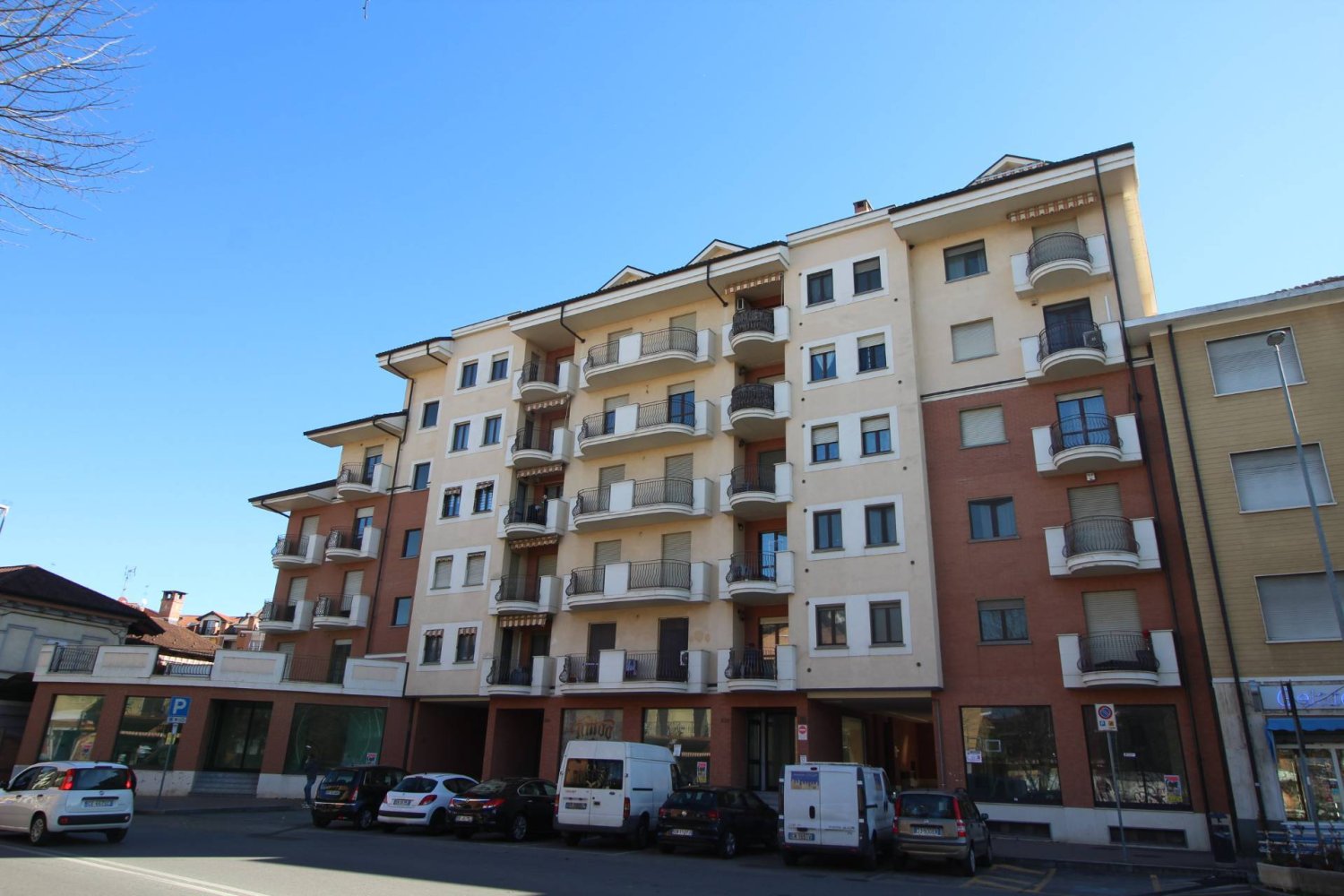 2 bedrooms Apartment in Moncalieri, Italy No. 44397