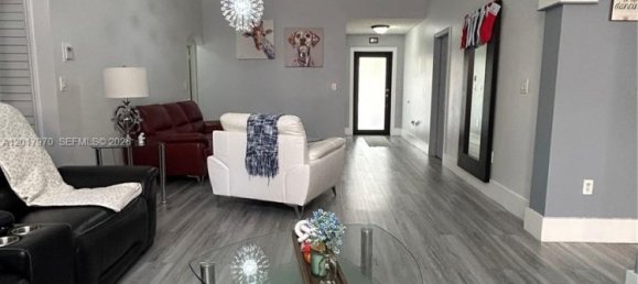 4 dormitorios villa en venta en Miami, Miami-Dade, Florida, USA № 615248 22