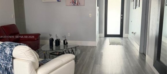 4 dormitorios villa en venta en Miami, Miami-Dade, Florida, USA № 615248 19
