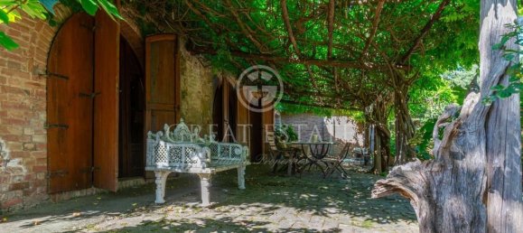7 bedrooms House in Chiusi, Italy No. 77278 12