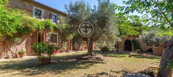 7 bedrooms House in Chiusi, Italy No. 77278 6