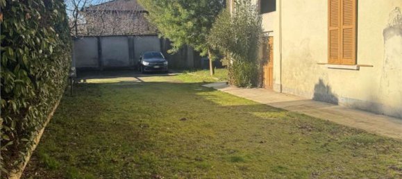 Дом с 4 комнатами в Традате, Италия № 3409 3