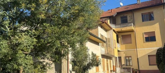 Дом с 4 комнатами в Традате, Италия № 3409 4