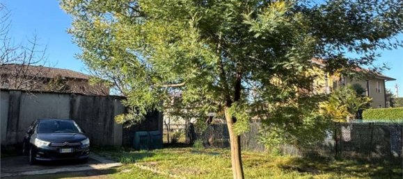 Дом с 4 комнатами в Традате, Италия № 3409 13