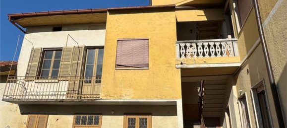 Дом с 4 комнатами в Традате, Италия № 3409 15