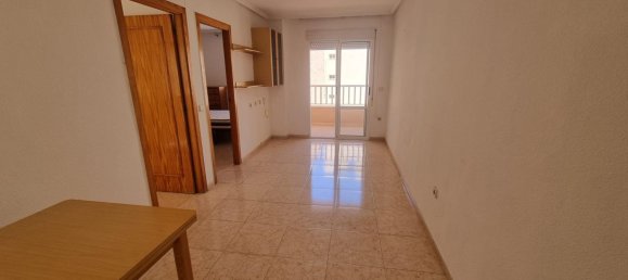 2 dormitorios apartamento en venta en Torrevieja, Alicante, Comunidad Valenciana, Spain № 370051 2