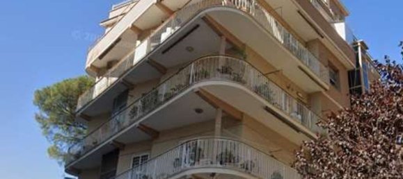 5 bedrooms Apartment in Rome, Italy No. 322470 15