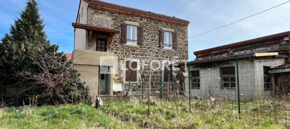 3 bedrooms House in Langeac, France No. 201217 2