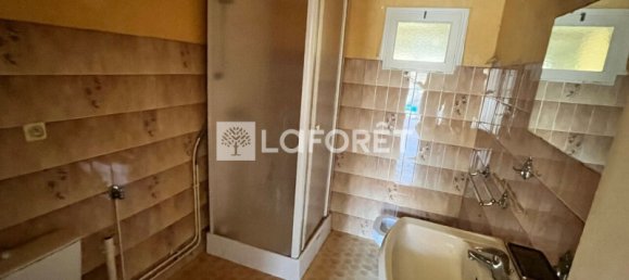 3 bedrooms House in Langeac, France No. 201217 10