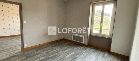 3 bedrooms House in Langeac, France No. 201217 5