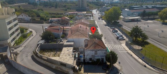 3 chambres Maison à Tavarede, Portugal No. 180370 19