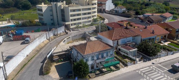 3 chambres Maison à Tavarede, Portugal No. 180370 2