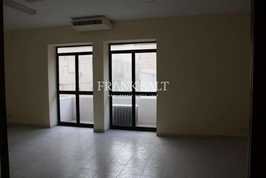 Bureau à Ta' Xbiex, Malta 135m² No. 11874
