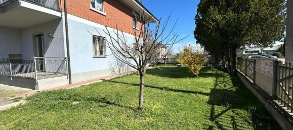 8 rooms Villa in Crescentino, Italy No. 144630 5