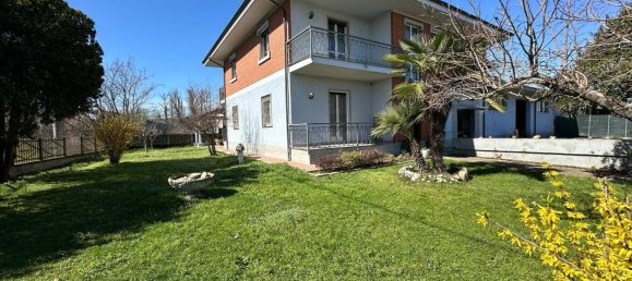 8 rooms Villa in Crescentino, Italy No. 144630 3