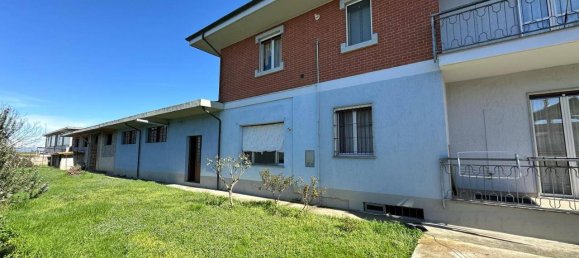 8 rooms Villa in Crescentino, Italy No. 144630 7