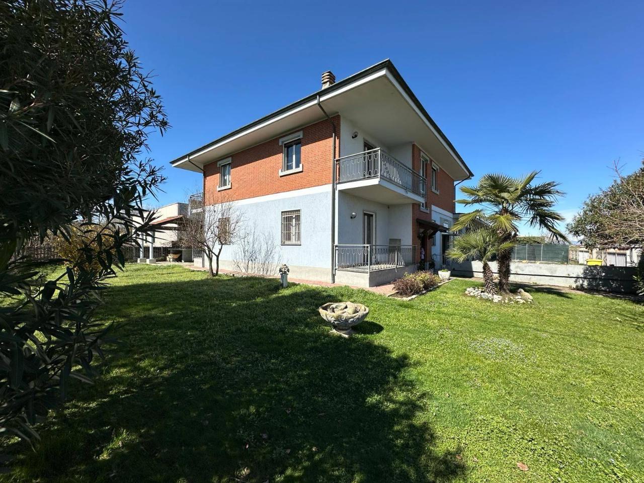 8 rooms Villa in Crescentino, Italy No. 144630