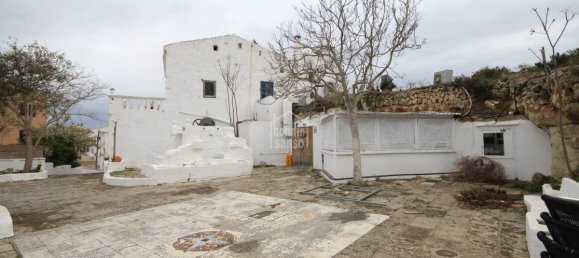 5 غرف نوم فيلا في Es Castell, Spain رقم 2088 15