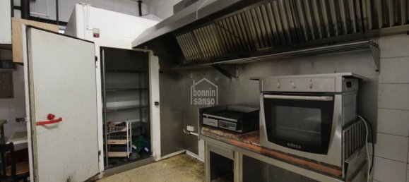 5 غرف نوم فيلا في Es Castell, Spain رقم 2088 11