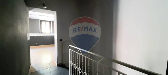 92m² Commercial property in Varese, Italy No. 58228 16