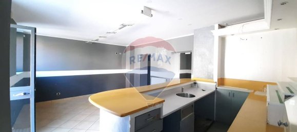 92m² Commercial property in Varese, Italy No. 58228 6