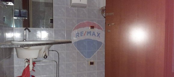 92m² Commercial property in Varese, Italy No. 58228 14