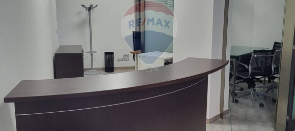 2-Zimmer Gewerbliche Immobilie in Catania, Italy, Nr. 265368 3