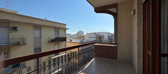 3 bedrooms Apartment in Andria, Italy No. 321163 3