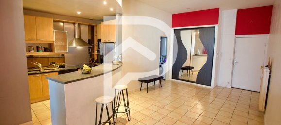 2 chambres Appartement à Villefranche-sur-Saône, France No. 201052 6