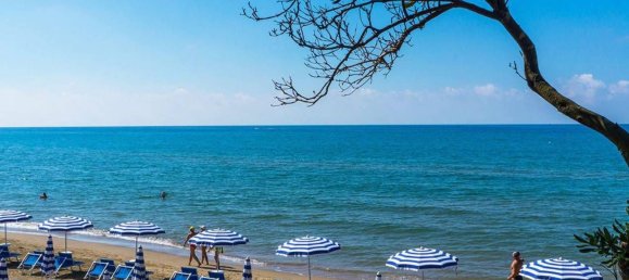 قطعة أرض في Fondi, Italy 56000متر مربع رقم 198909 12