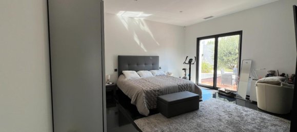 3 bedrooms Villa in Argeliers, France No. 202910 9