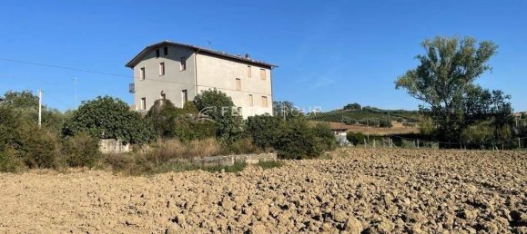 5-Zimmer Villa in Ancarano, Italy, Nr. 134681 3