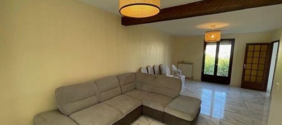 5 bedrooms House in Noyon, France No. 363610 3