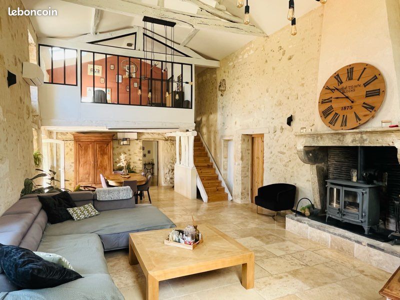 Casa de 3 dormitorios en Villegouge, France No. 294639