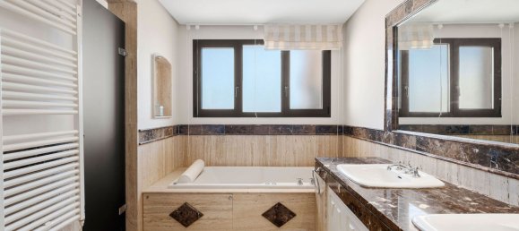 3 bedrooms Apartment in Marbella, Spain No. 141927 25