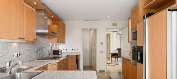 3 bedrooms Apartment in Marbella, Spain No. 141927 7