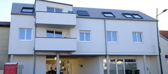 Parkplatz in Wiener Neudorf, Austria, Nr. 204958 2