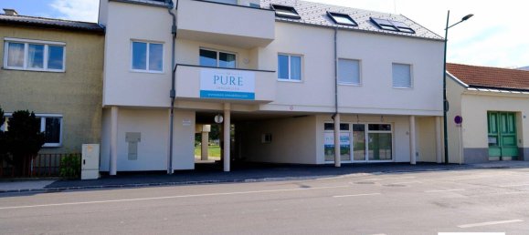 Parkplatz in Wiener Neudorf, Austria, Nr. 204958 4