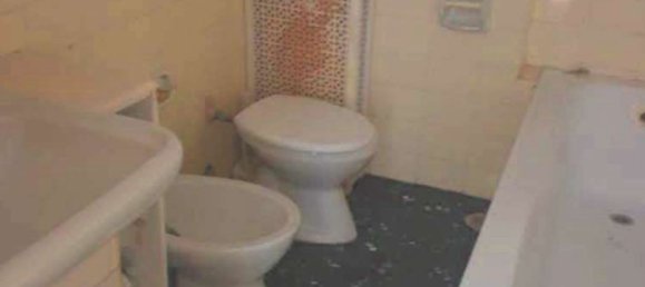 3-salle Appartement à Milan, Italy No. 241169 7