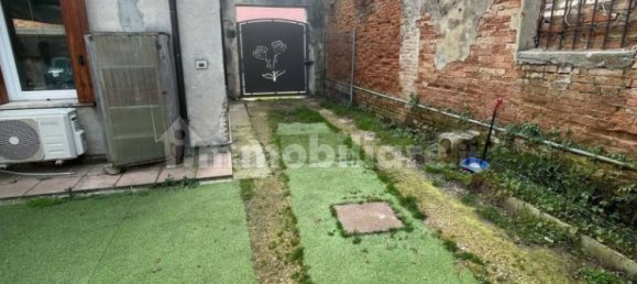 2 bedrooms House in Mira, Italy No. 59053 5