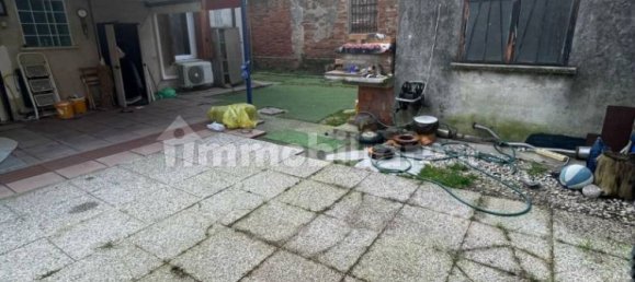 2 bedrooms House in Mira, Italy No. 59053 2