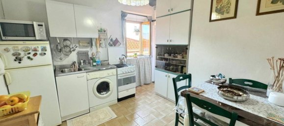 2 rooms Apartment in Prato, Italy No. 116888 3