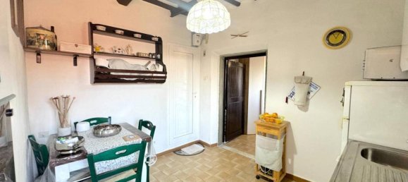 2 rooms Apartment in Prato, Italy No. 116888 4