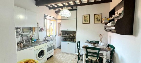 2 rooms Apartment in Prato, Italy No. 116888 2