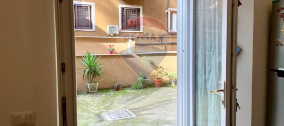 Apartamento de 2 dormitorios en Rome, Italy No. 19394 6