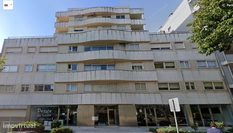 3 bedrooms Apartment in Porto, Portugal No. 236028